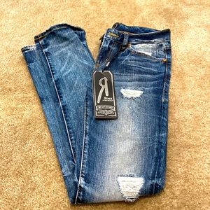 NWT Rock Revival distressed jeans 👖